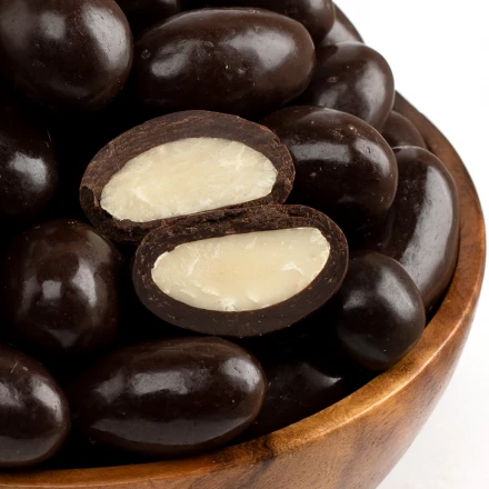 Бразильский орех в темной шоколадной глазури