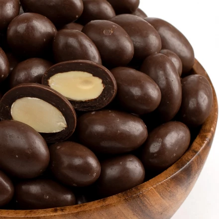 Миндаль в молочной шоколадной глазури